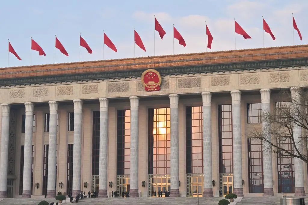 李強(qiáng)提到：新型儲(chǔ)能、“沙戈荒”、海上風(fēng)電